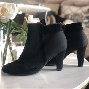 Suede black Eric Michael bootie size 39